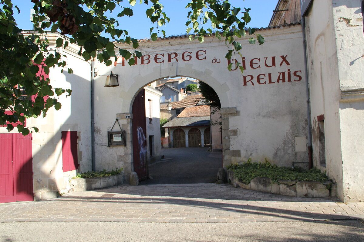 vieux relais d'airvault 79